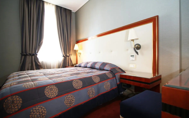 Piraeus Theoxenia Hotel