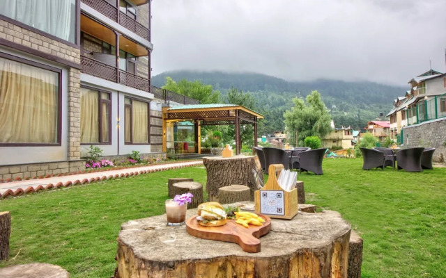 Woodrock Hotel Manali