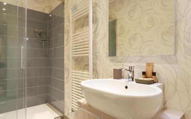 Opera 19 Luxury Apartment