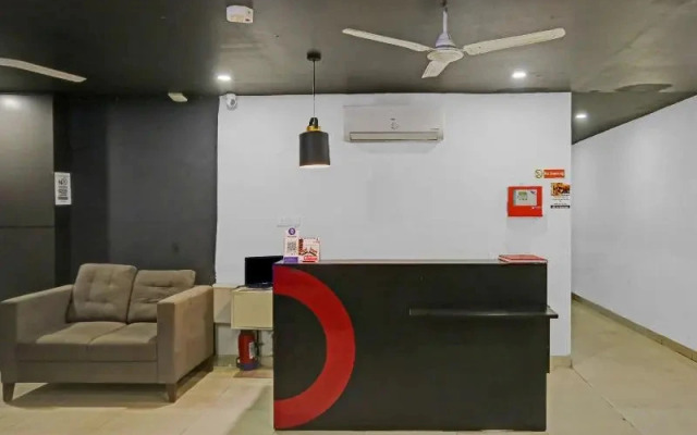 OYO Townhouse 475 Nangal Raya Pankha Road