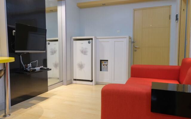 Edgy 2Br Apartment At Gateway Ahmad Yani Cicadas