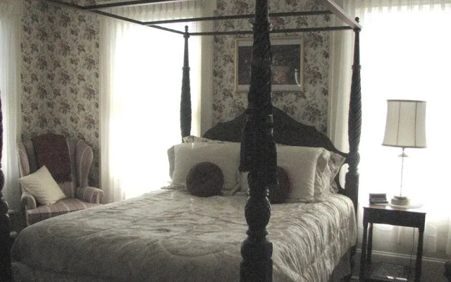 The Bykenhulle House
