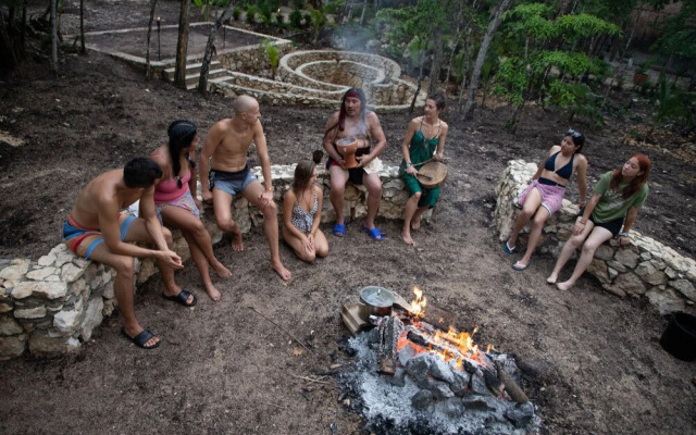 Glamping Bunga Lotus