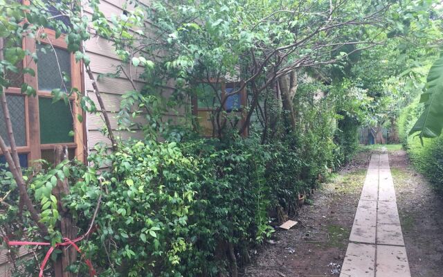 RoomQuest Amphawa Floating Market