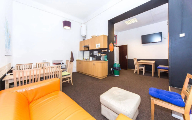Hostel Orange