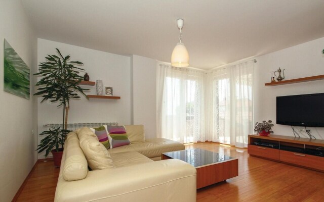 Nice Home in Umag With Wifi and 4 Bedrooms