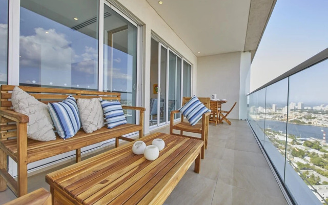 Stylish 1BR Apartment w Balcony Amazing View