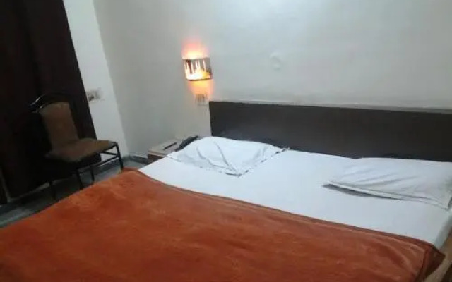 Hotel Rama Inn