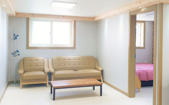 Tongyeong Sarang Hostel