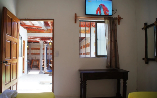 Hostal Casa San Miguel Traveler's House
