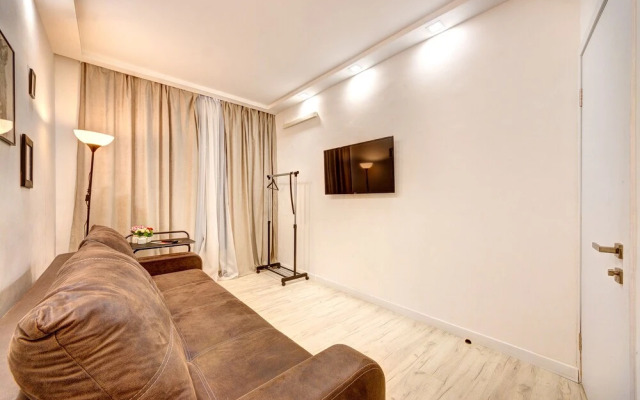 Apartment Lipkovskogo 16B