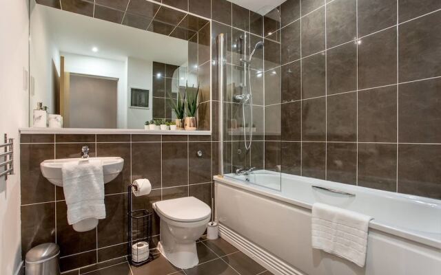 Chic Merchant City Apt. w/ Balcony