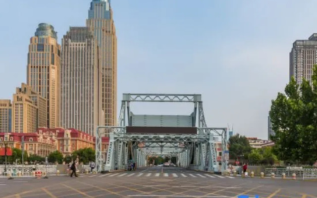 Urba Hotel (Tianjin Station South Square Jinwan Plaza Subway Station)