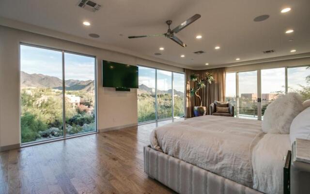 Stunning Private & Modern N. Scottsdale Estate!