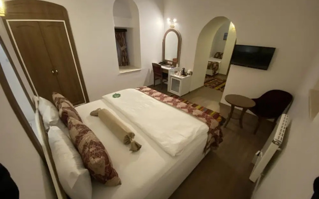 Behrampasa Otel Cafe Restaurant