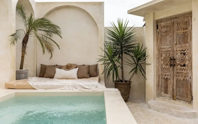 Bohemian 2BR Private Suites By Orivista
