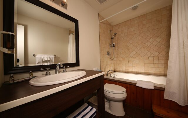 Sir Sam's Inn & Waterspa - Adults Only