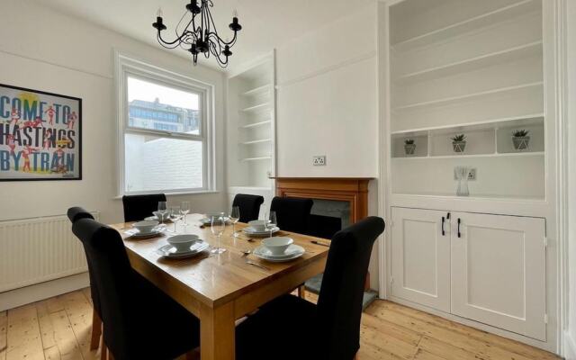 Hastings Stunning Town Centre 2 bed House