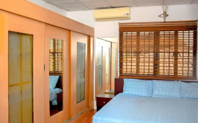 Inviting 2-bed Apartment in Lagos -canal Views