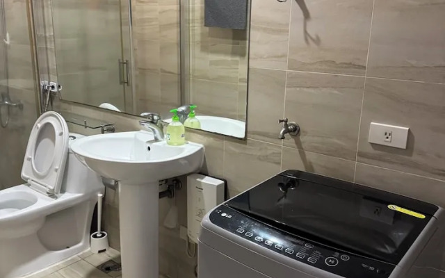 2 bedrooms in makati with balcony