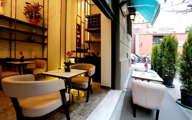 Fuga Hotel Constantinidis