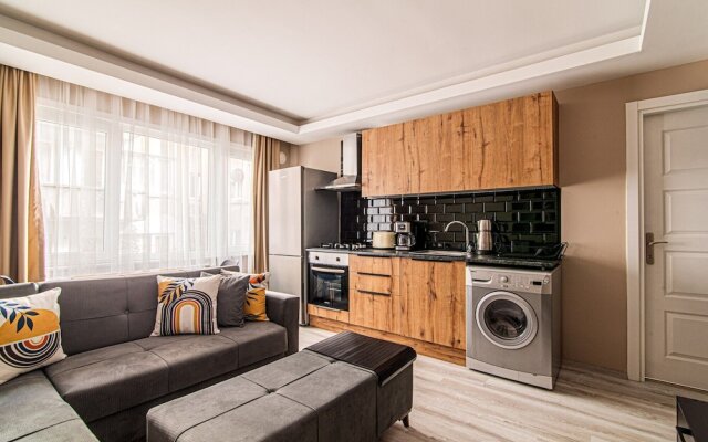 Central Flat Near Taksim Square With Balcony