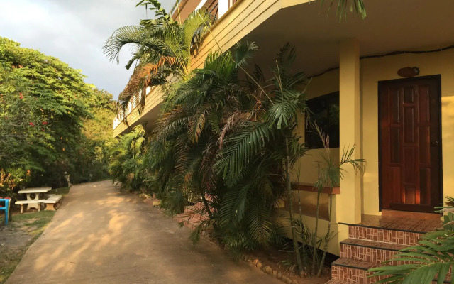 Baan Ing Khao Resort