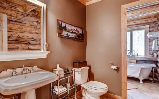 Fallen Timbers Lodge by RedAwning