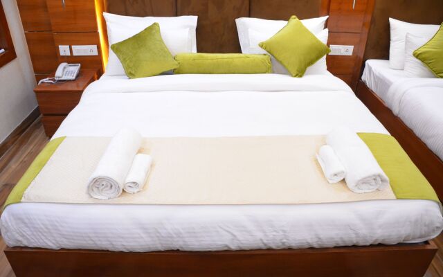 Hotel Platinum Palace Near Medanta Hospital Sector 38