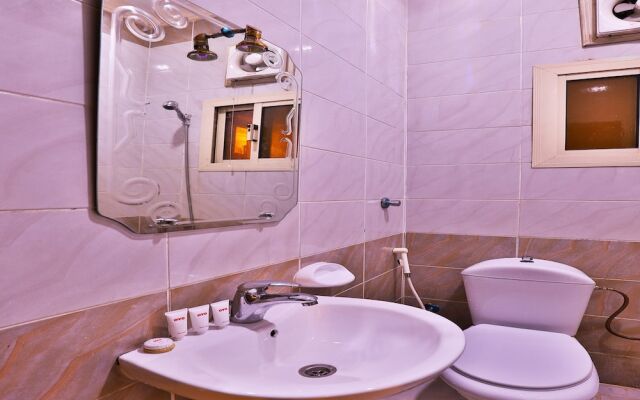 OYO 161 Middle East Suite