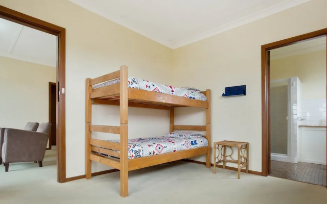 Cliffhanger - Pet Friendly