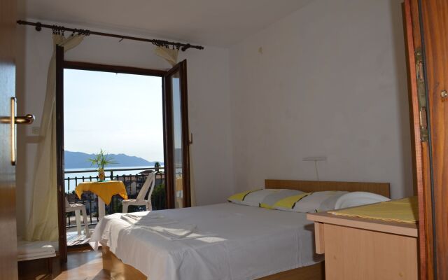 Apartment Jozo - 150 m from pebble beach: A3 Gradac, Riviera Makarska