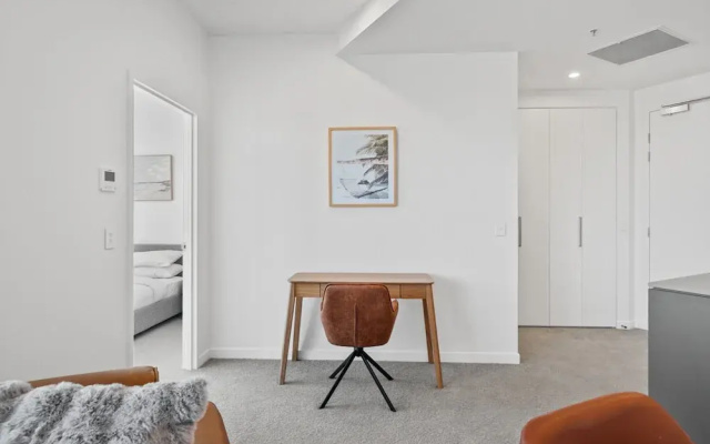 Apartment With Gym and Indoor Pool Access