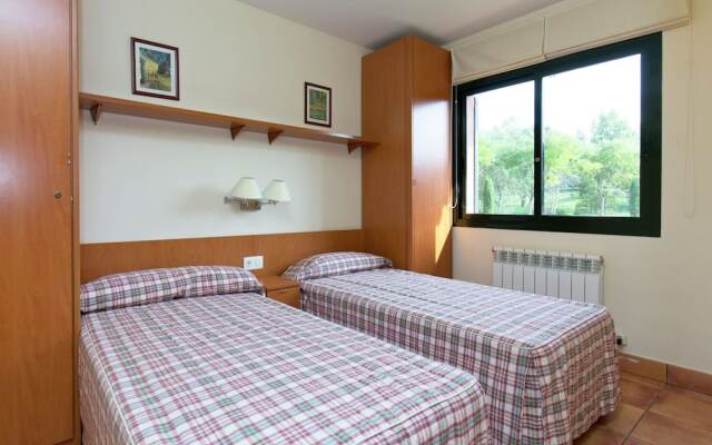Quaint Villa in Navata With Fenced Garden