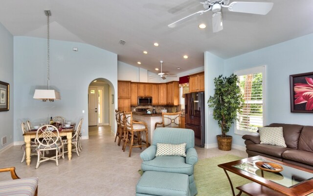 Neapolitan - Newly Renovated 3-BR Luxury Home with Private Pool. Enjoy a Fully Equipped Kitchen and Free Wi-Fi