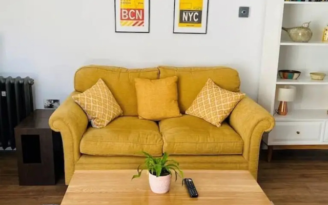 Luxury Apartment-golden Triangle, Parking & Garden