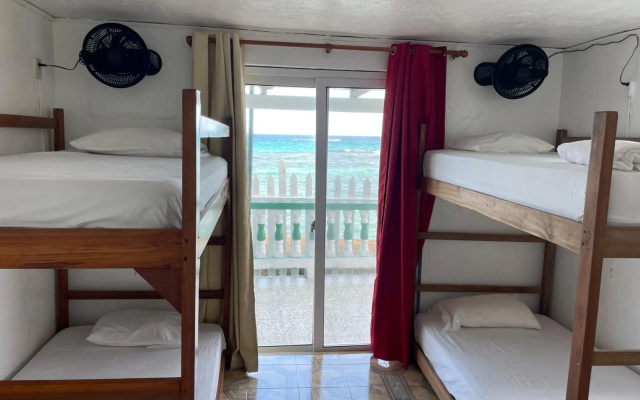 The Wave Hostel Corn Island