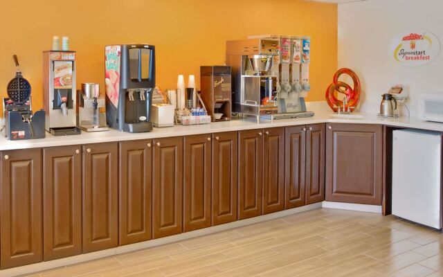 Super 8 By Wyndham Ogden