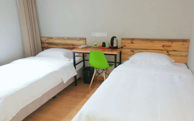 Qiandaohu Blue Mountain Youth Hostel