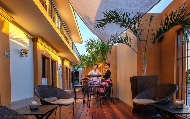 The Vibe Bed & Breakfast - Adults Only