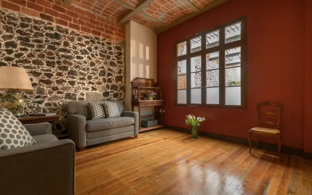 CASA SAUTO Cozy Luxury Suite in Historic Building
