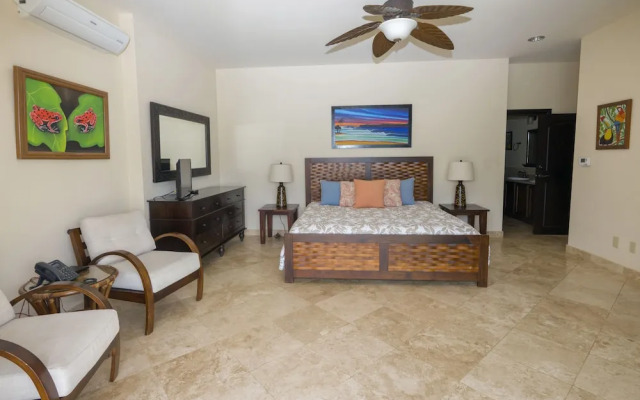 The Island Hub at Red Frog Beach Resort