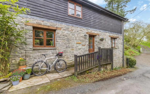 Barn End, Knighton