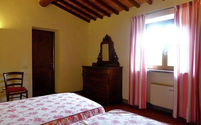 Beautiful Villa in Lari, with swimming pool