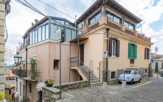Sweet Taormina Apartment