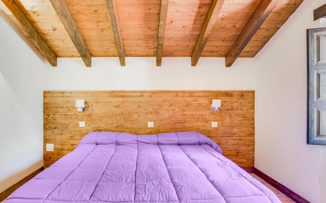 Rustic Holiday Home in Merilla with Valley View