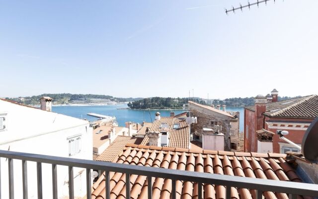 The View Apartment Old Town by Irundo