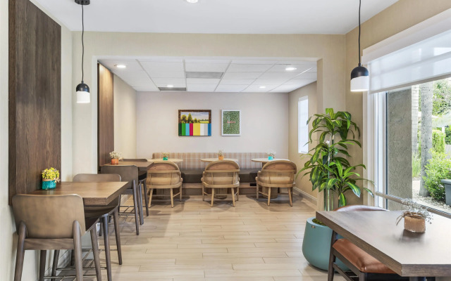 Sonesta ES Suites Chatsworth