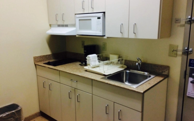 Studio 6 Opelika/Auburn