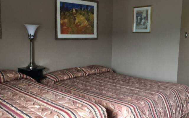 Merritt Desert Inn